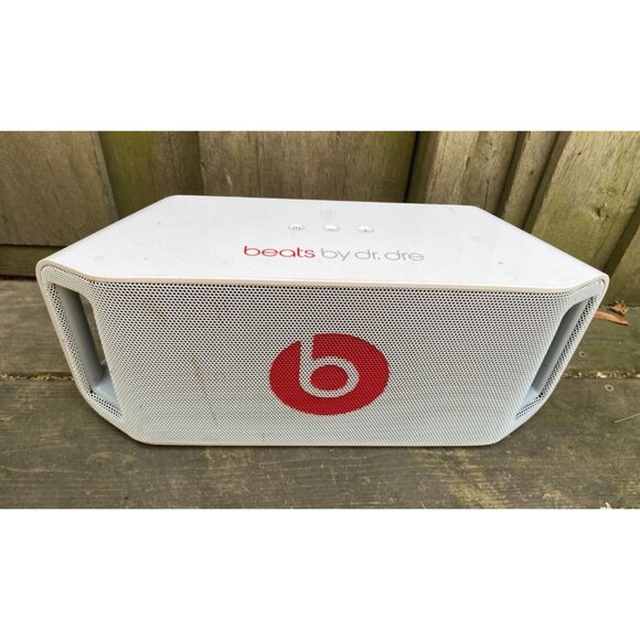 RARE Beats by Dr. Dre BEATBOX Portable Boombox Bluetooth Speaker White W/ Power - Picture 1 of 9